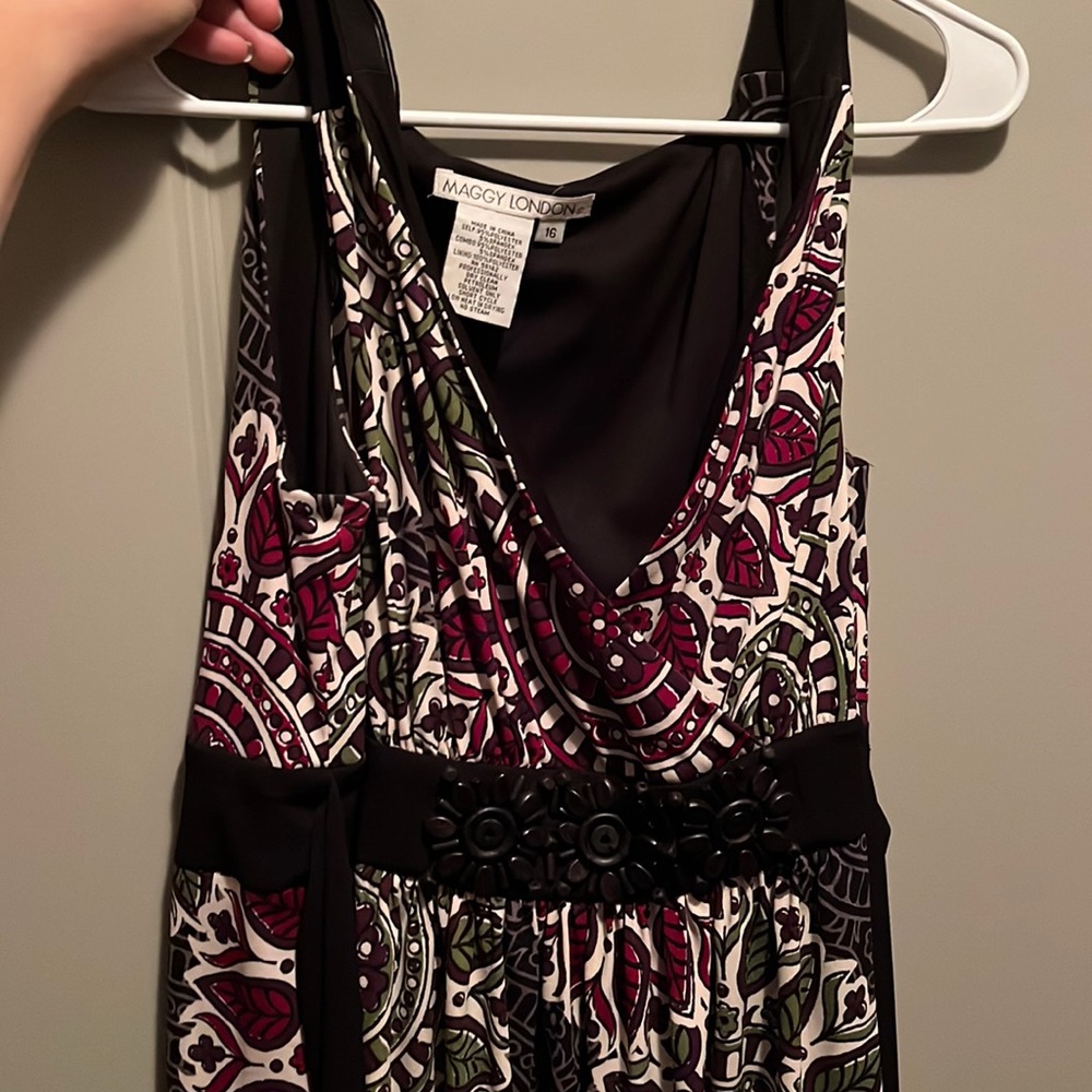 Maggy London ladies size 16 knee length dress